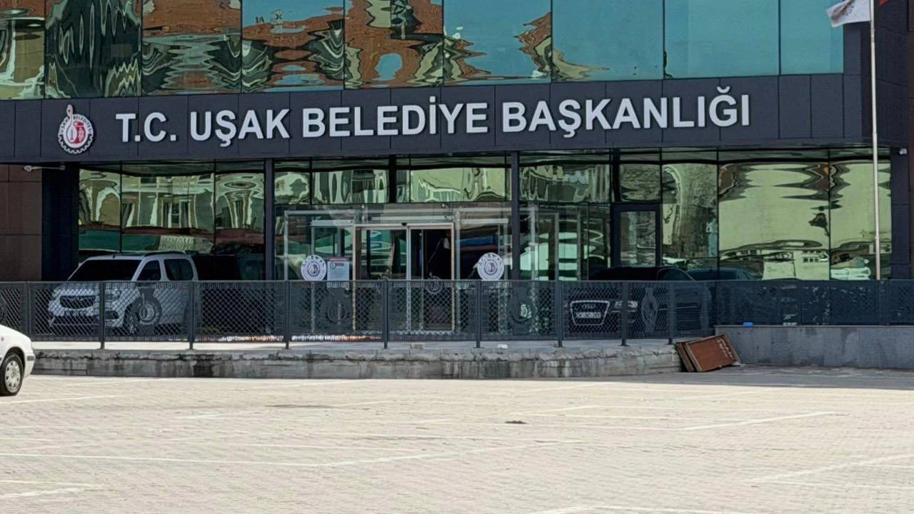 Uşak Belediyesi’ne yönelik rüşvet ve ihaleye fesat soruşturmasında 6 tahliye