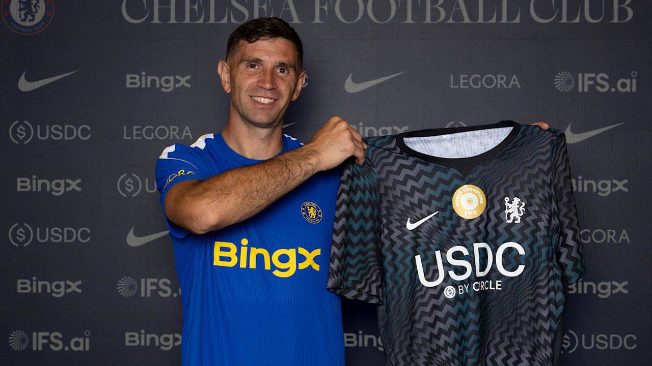 Chelsea, Emiliano Martinez’i kadrosuna kattı