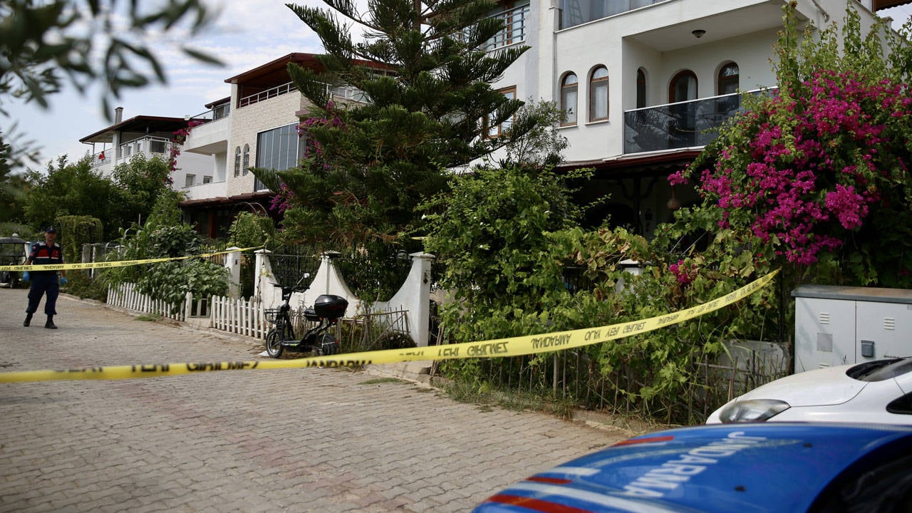 Fethiye'de annesini silahla öldüren erkek intihar etti