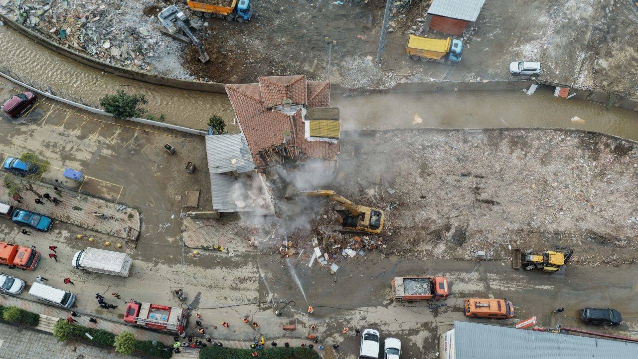 Selin vurduğu Ayazağa’da yıkım sürüyor