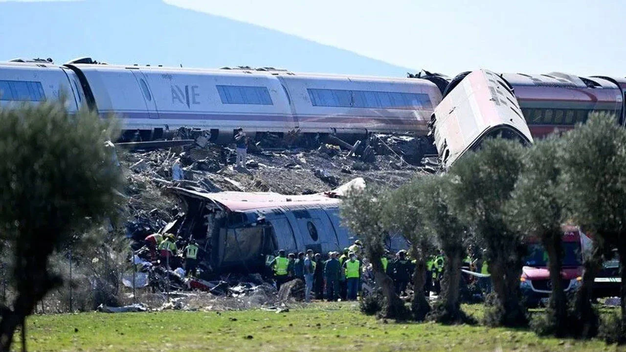 İspanya'da hızlı tren faciası: Can kaybı 74'e yükseldi