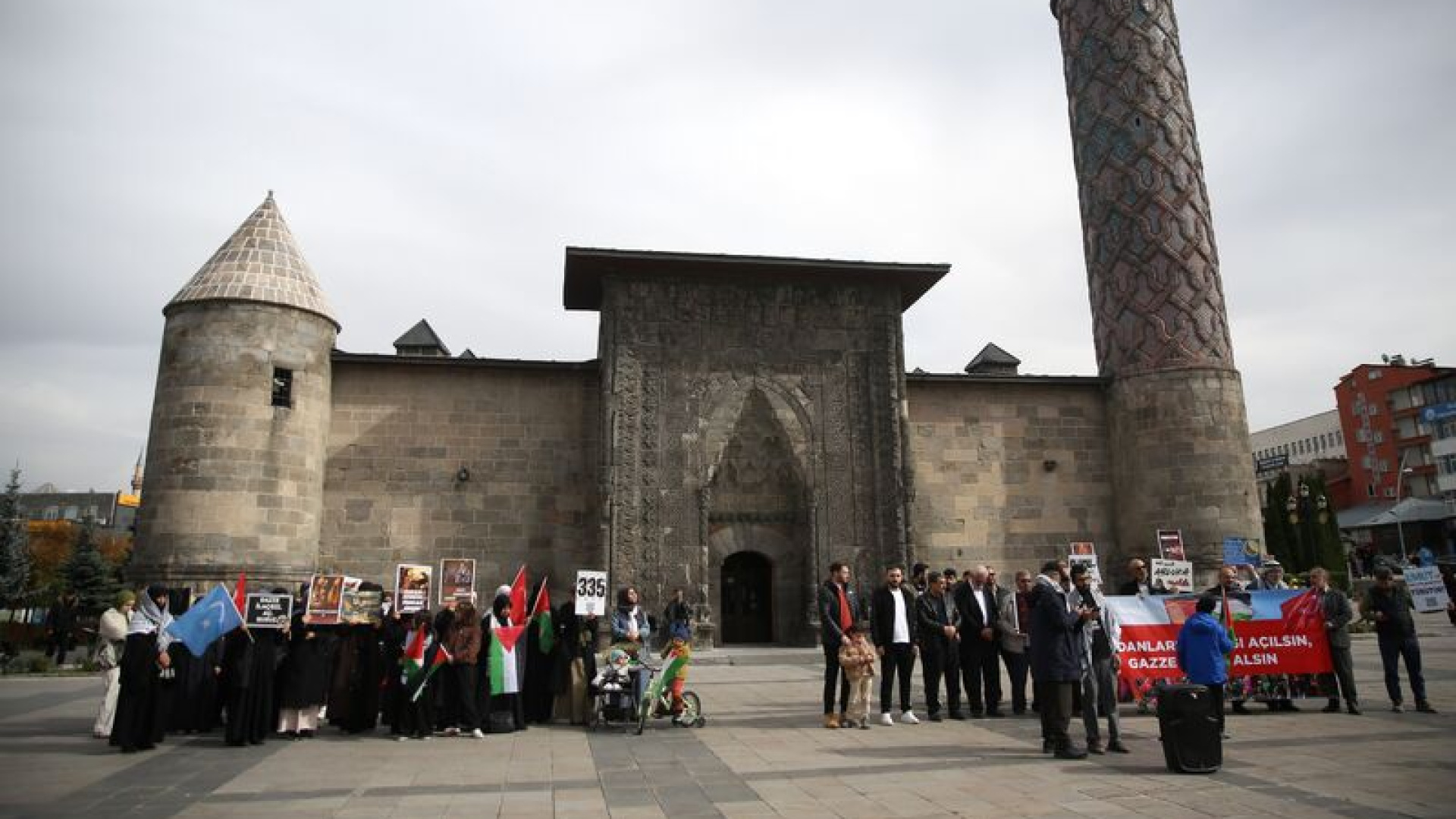 Erzurum'da 154 haftadır Gazze için yürüyorlar