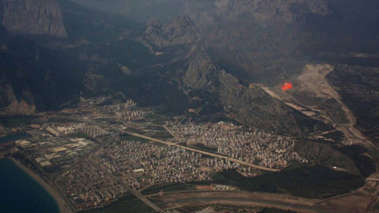 Riskli alanda TOKİ ısrarı