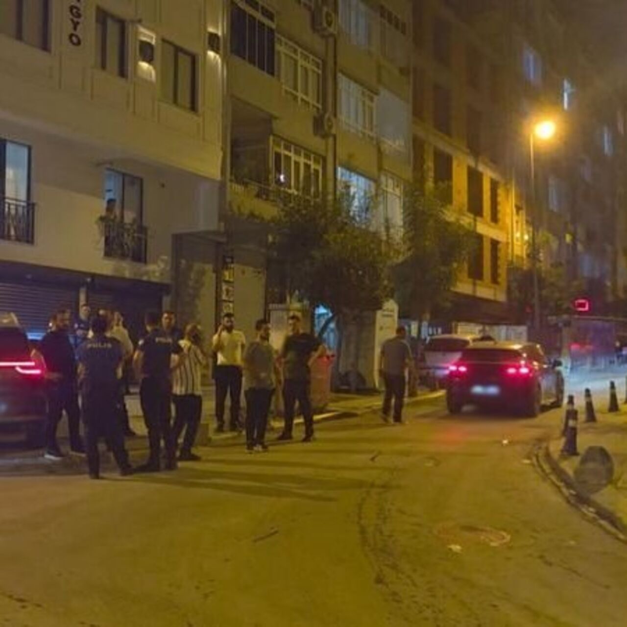 Güngören'de silahlı kavga: 1'i ağır 2 yaralı