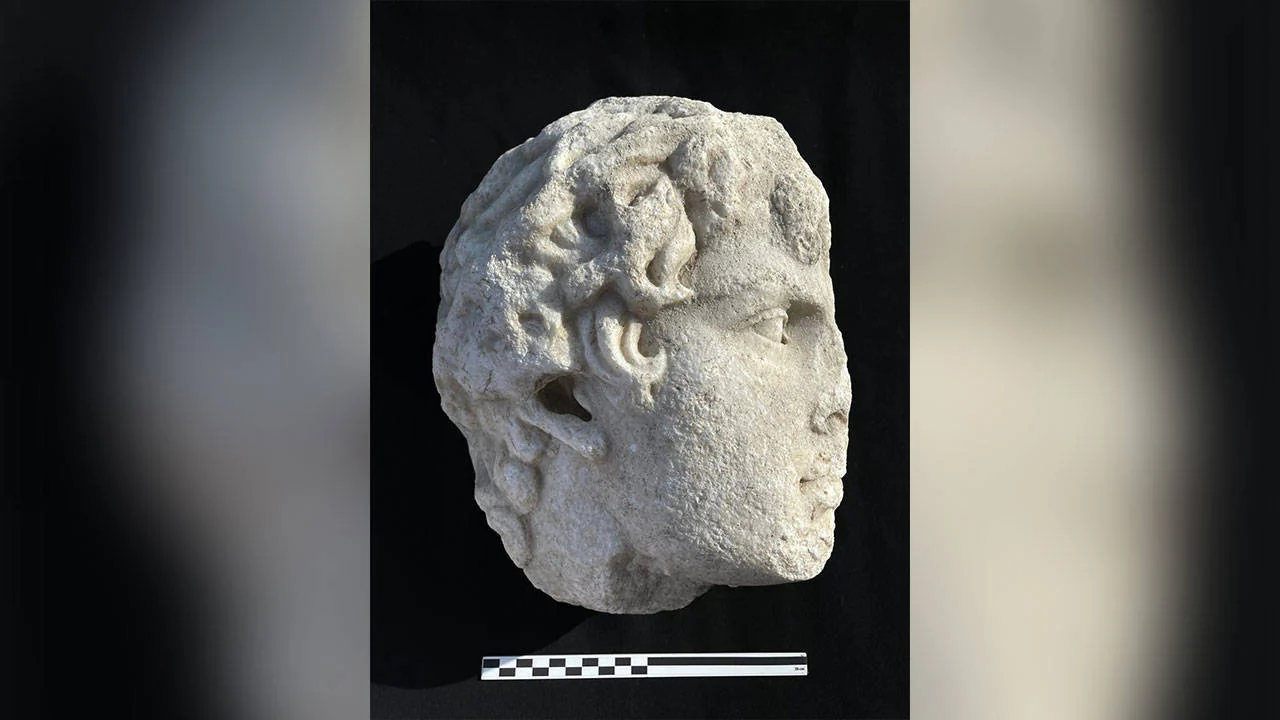 Teos Antik Kenti'nde Antinoos'un portresi bulundu