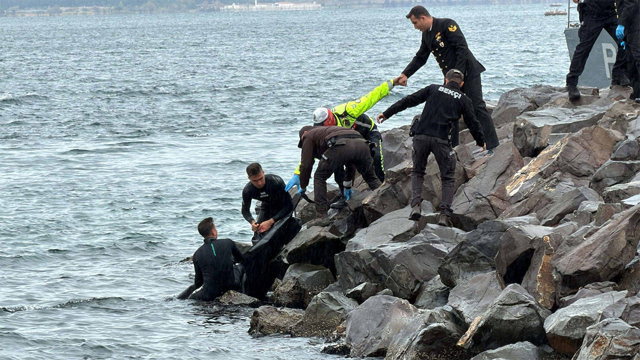 Çanakkale'de denizde erkek cesedi bulundu