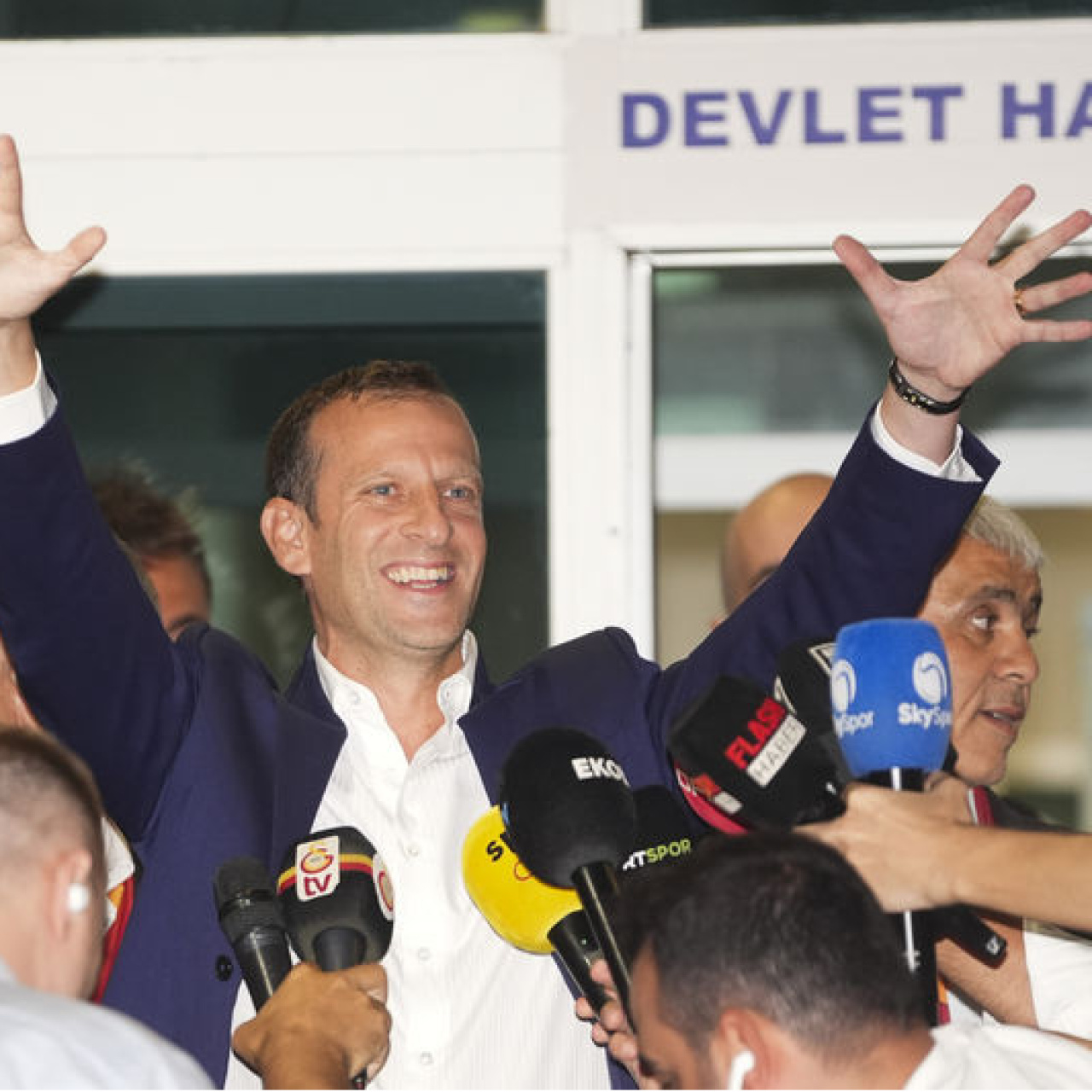 "Leao'yu Süper Lig'den de bir takım istedi!"