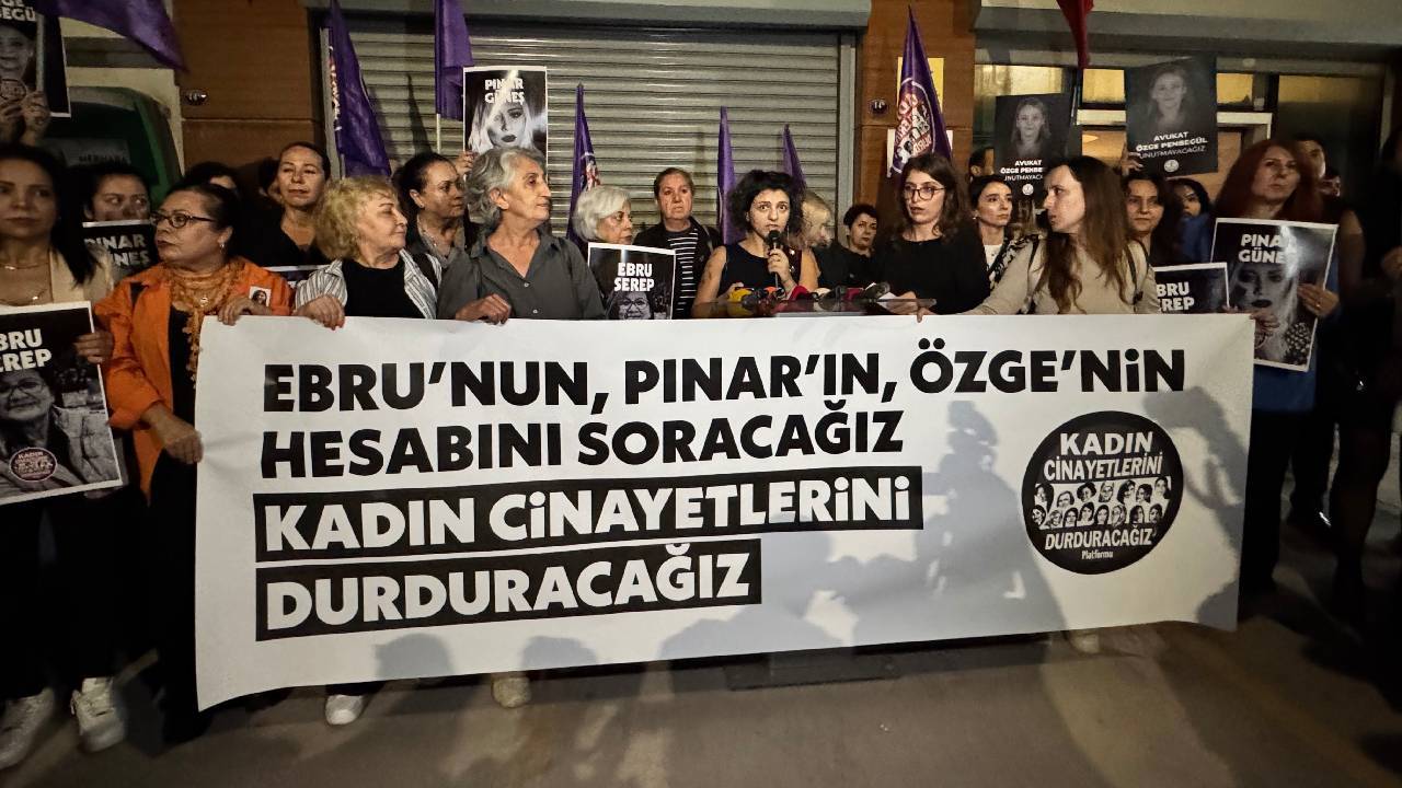 İzmir'de kadınlardan eylem: "Kadınlar hayattayken korunsun"