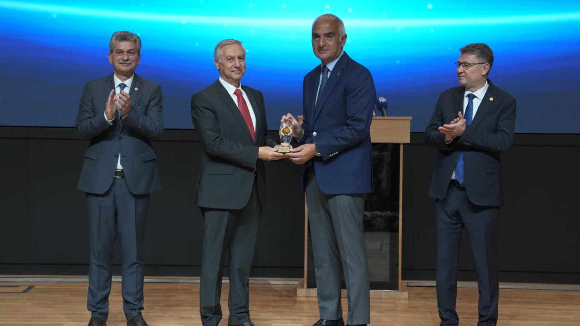 Türk Diline Hizmet Ödülleri sahiplerini buldu