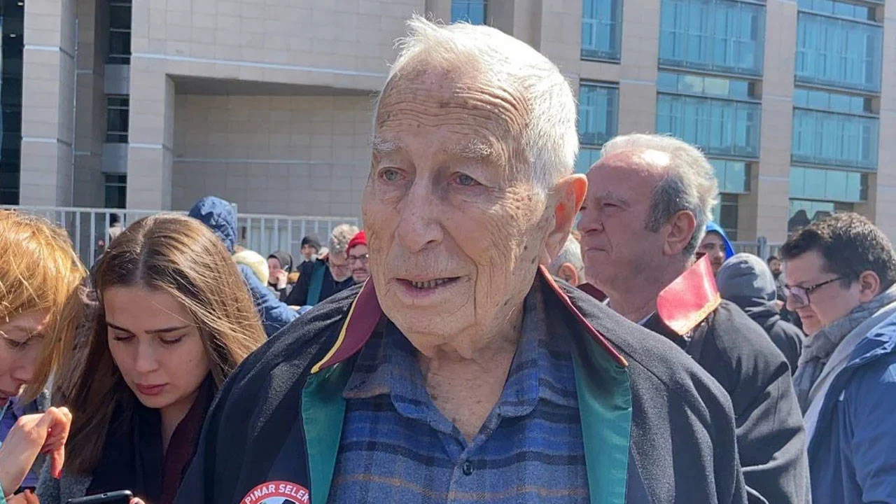 Duayen hukukçu Alp Selek hayatını kaybetti