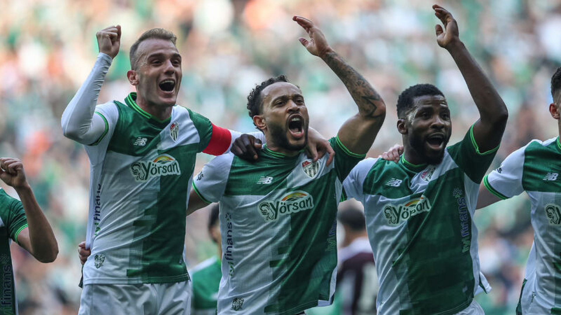 Bursaspor ilk yarıda fişi çekti!