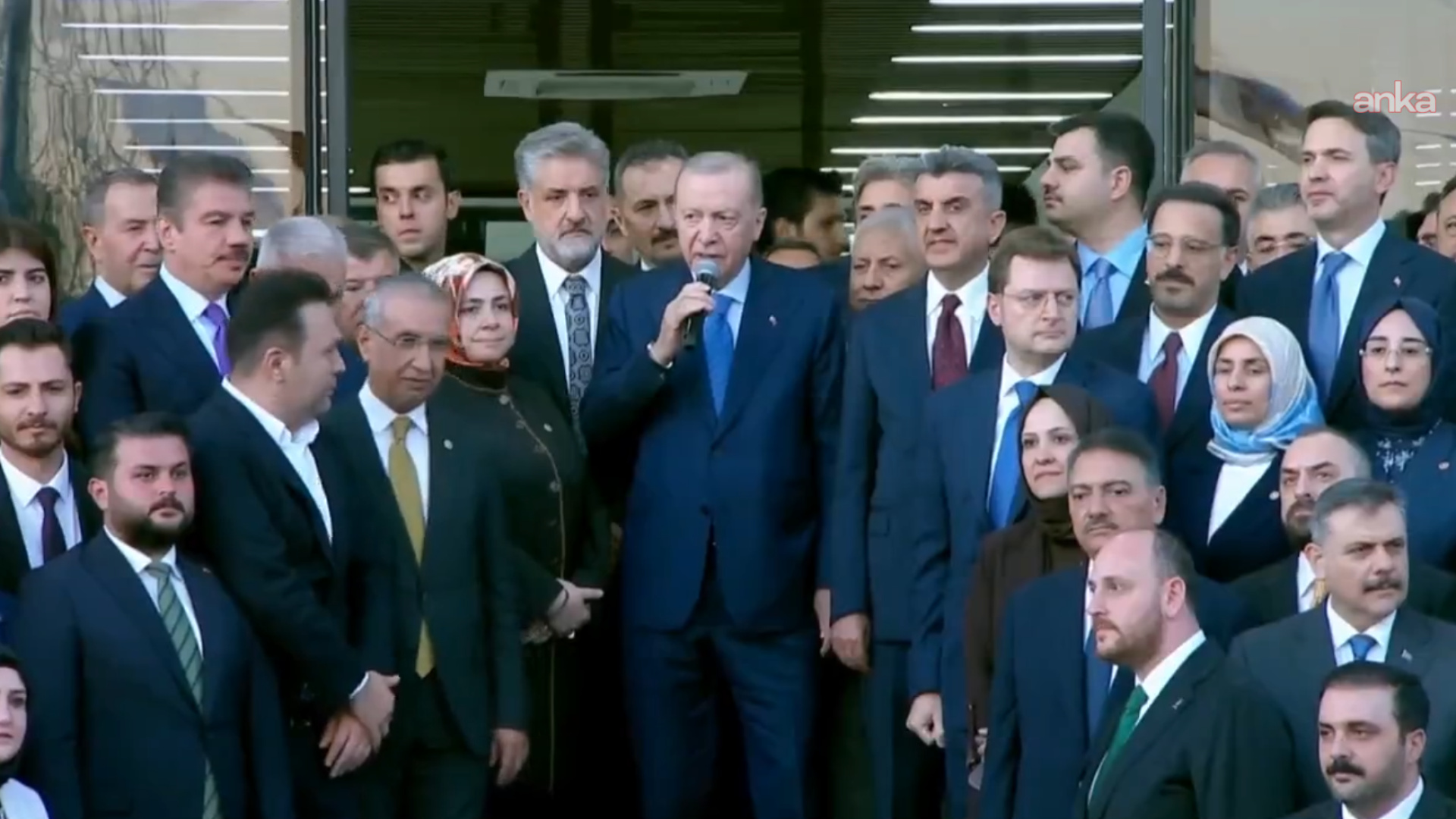 AK Parti'nin yeni il binasını açtı
