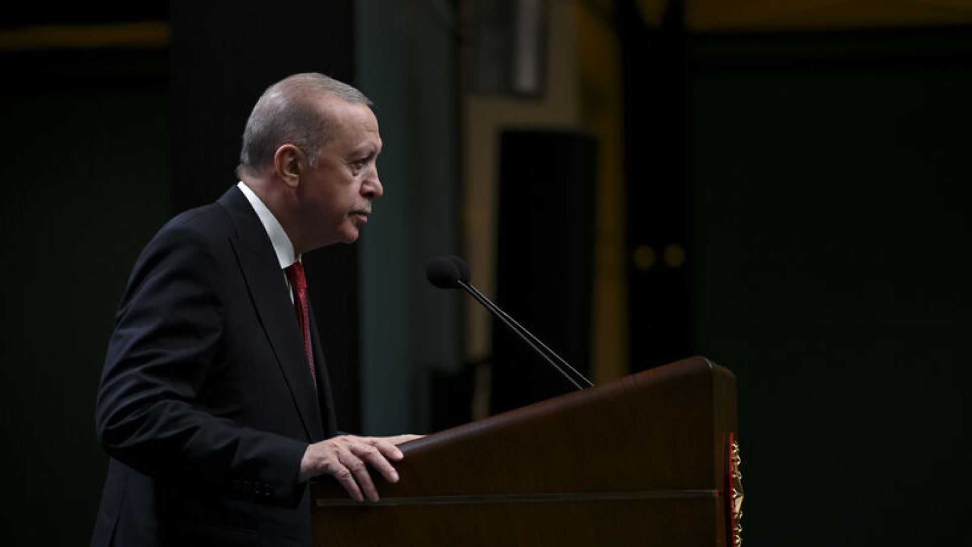Kabine toplanıyor