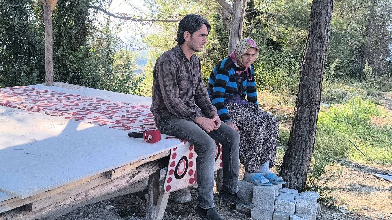 Depremde barakalarını, şiddetli yağışta konteynerlerini yitirdiler