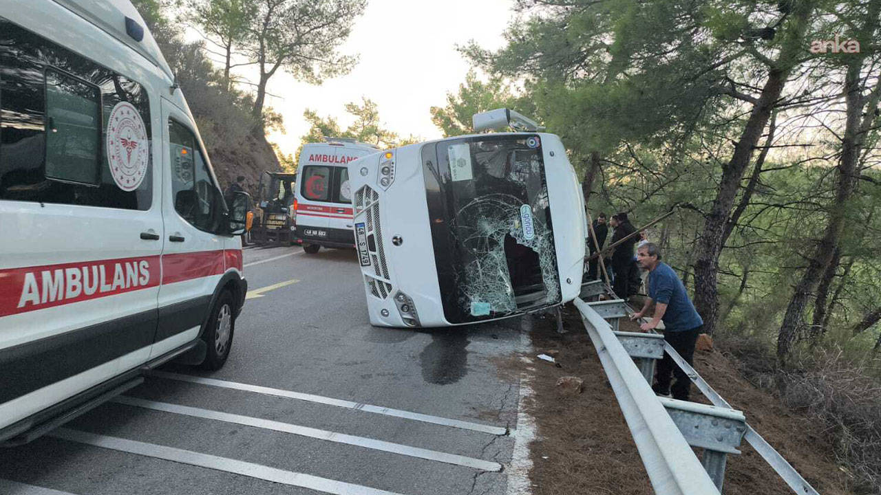 Marmaris'te otel personelini taşıyan servis devrildi: 14 yaralı