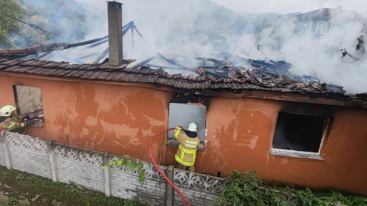 Balıkesir'de yangın çıkan evde 1 kişi ölü bulundu