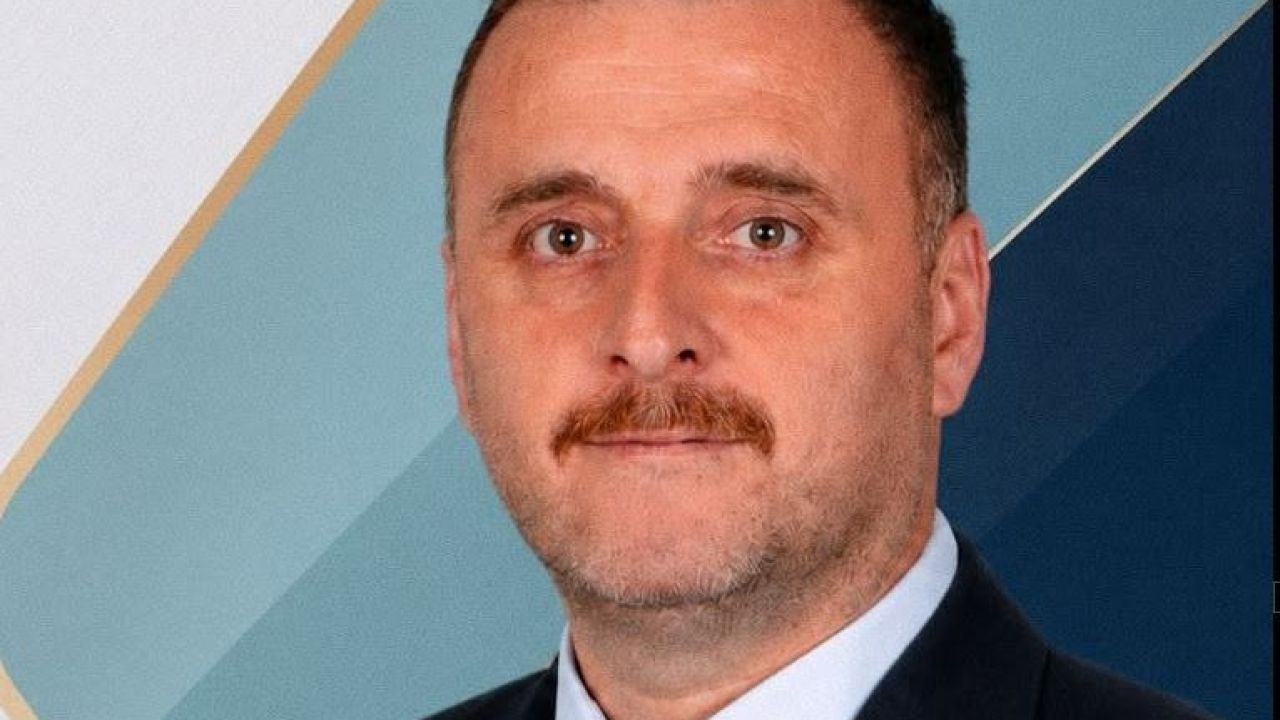 Kırmızı Pusulanın Kadrosu Sahnede