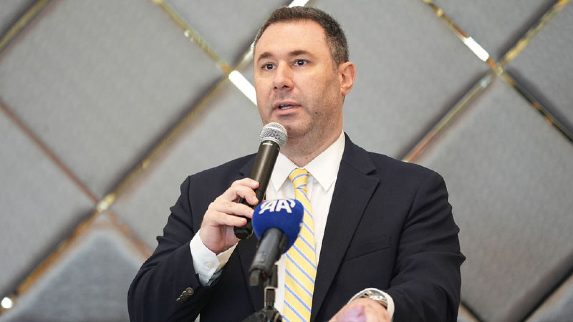 "Borç astronomik rakamlara ulaştı!"