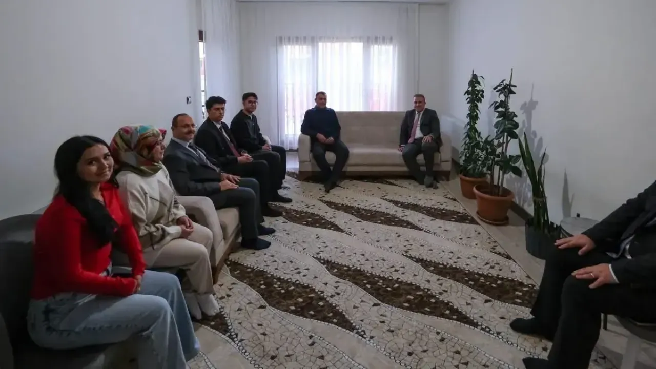 Karaman Valisi Çiçek’ten Şehit Annelerine ve Gazi Ailesine Vefa Ziyareti