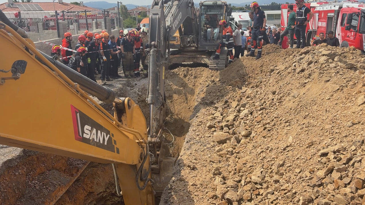 Tuzla'da inşaat alanındaki göçükte kalan işçi kurtarıldı