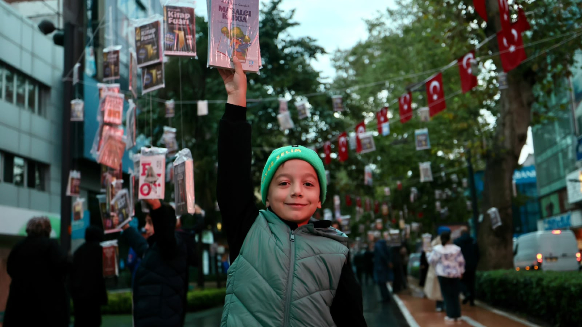 Kocaeli'de bu yıl da "Ağaçlar Kitap Açtı"