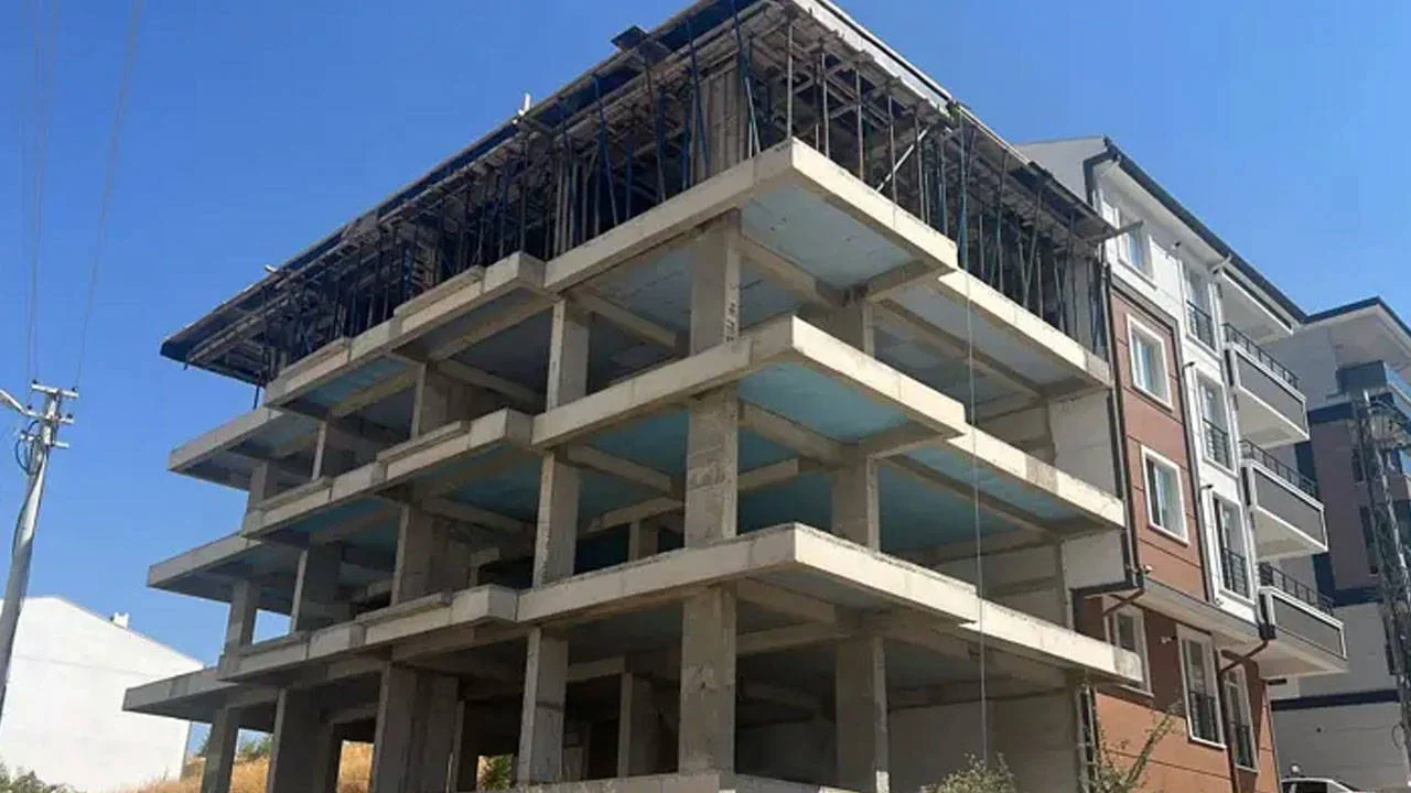 Nevşehir'de iş kazası: Asansör boşluğuna düşen işçi yaralandı