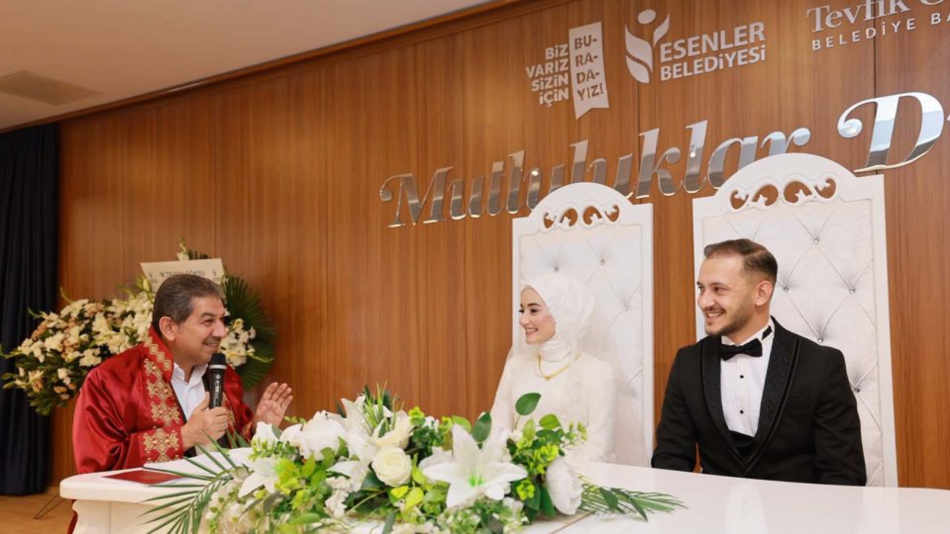 Esenler'de çiftlere ücretsiz nikah hatırası
