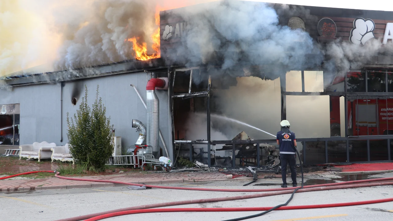 Sakarya'da restoranda yangın