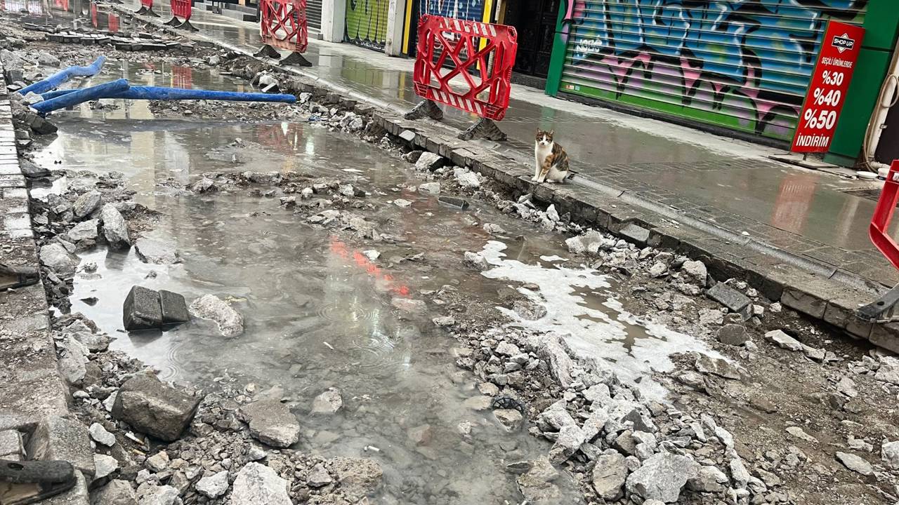 Alsancak çamur gölüne döndü