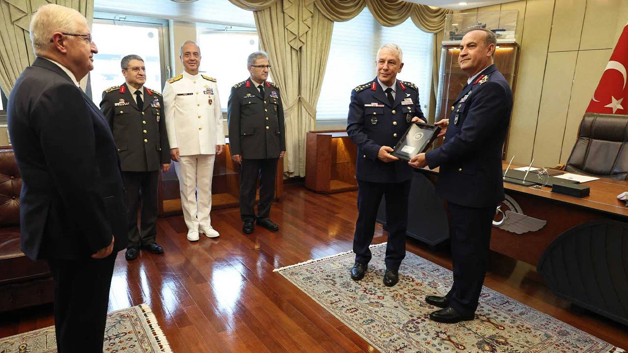 Hava Kuvvetleri Komutanlığı'nda devir teslim töreni: Orgeneral Dalkıran görevi devraldı