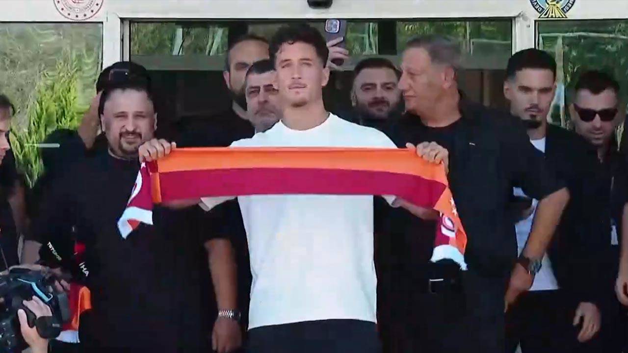 Deniz Gül, Galatasaray için İstanbul’a geldi: "Çocukluk hayalim gerçek oluyor"