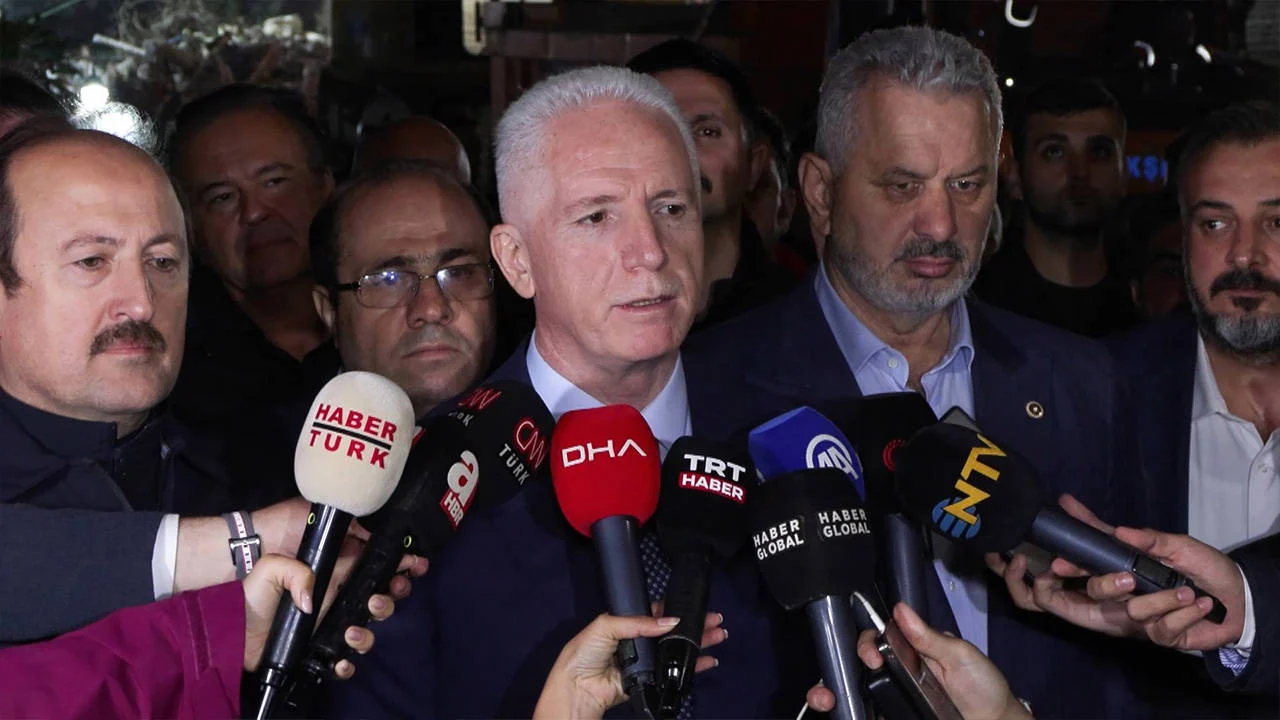 Vali Gül'den Maltepe'de çöken binayla ilgili açıklama: Bütün ekipler 3 hemşehrimize ulaşmak için çalışıyor