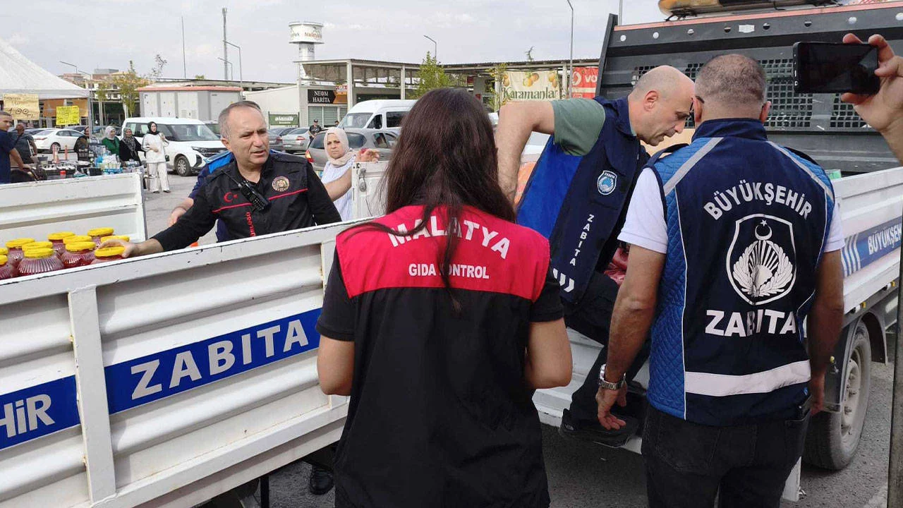 Malatya'da yöresel ürün fuarında gıda denetimi: 230 kilo sucuk ve 150 kilo peynire el konuldu