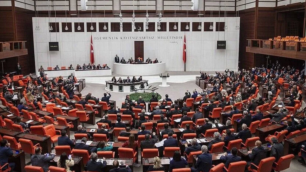 Zorunlu din dersleri için Meclis araştırması önerisi