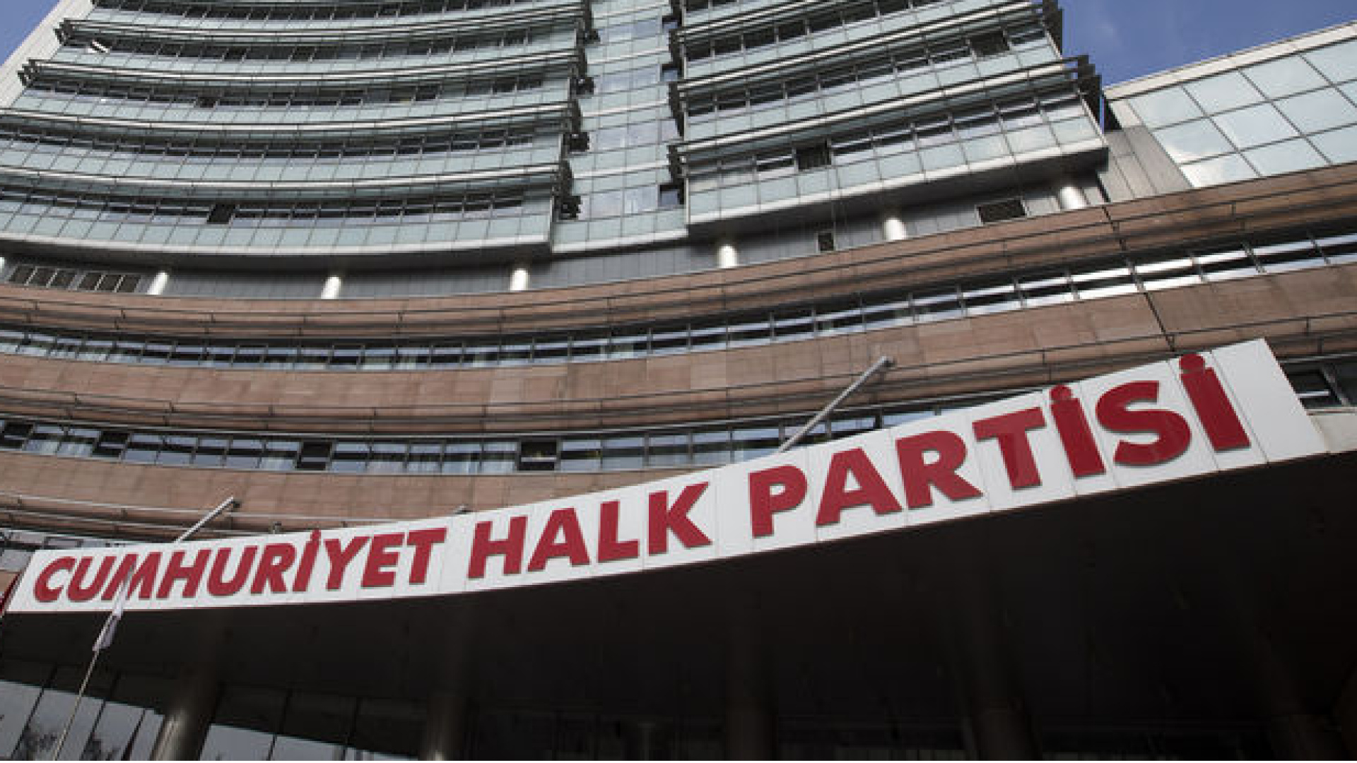 CHP'den 3 belediye başkanına ihraç kararı