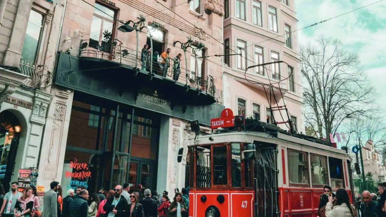 İstiklal'in istiklali için iki güzel adım