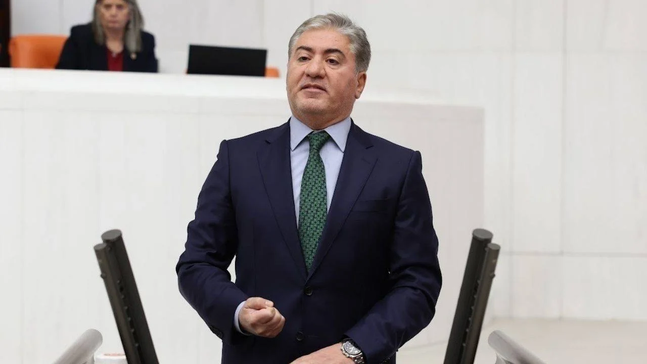 Fon soruşturması: Murat Emir'den Mehmet Şimşek'e 15 soruluk önerge