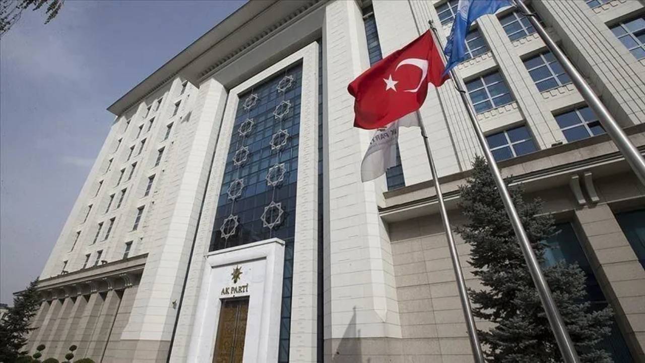 Yandaş gazeteci AKP'ye geçecek büyükşehir belediyesini duyurdu