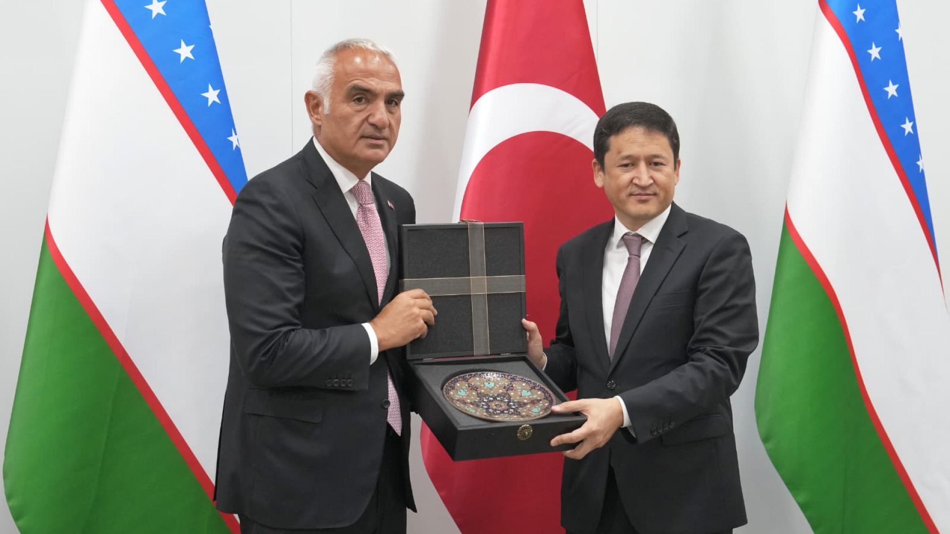 Bakan Ersoy: 25 eserin Özbekistan’da çevirisi ve yayımı için destek verdik”