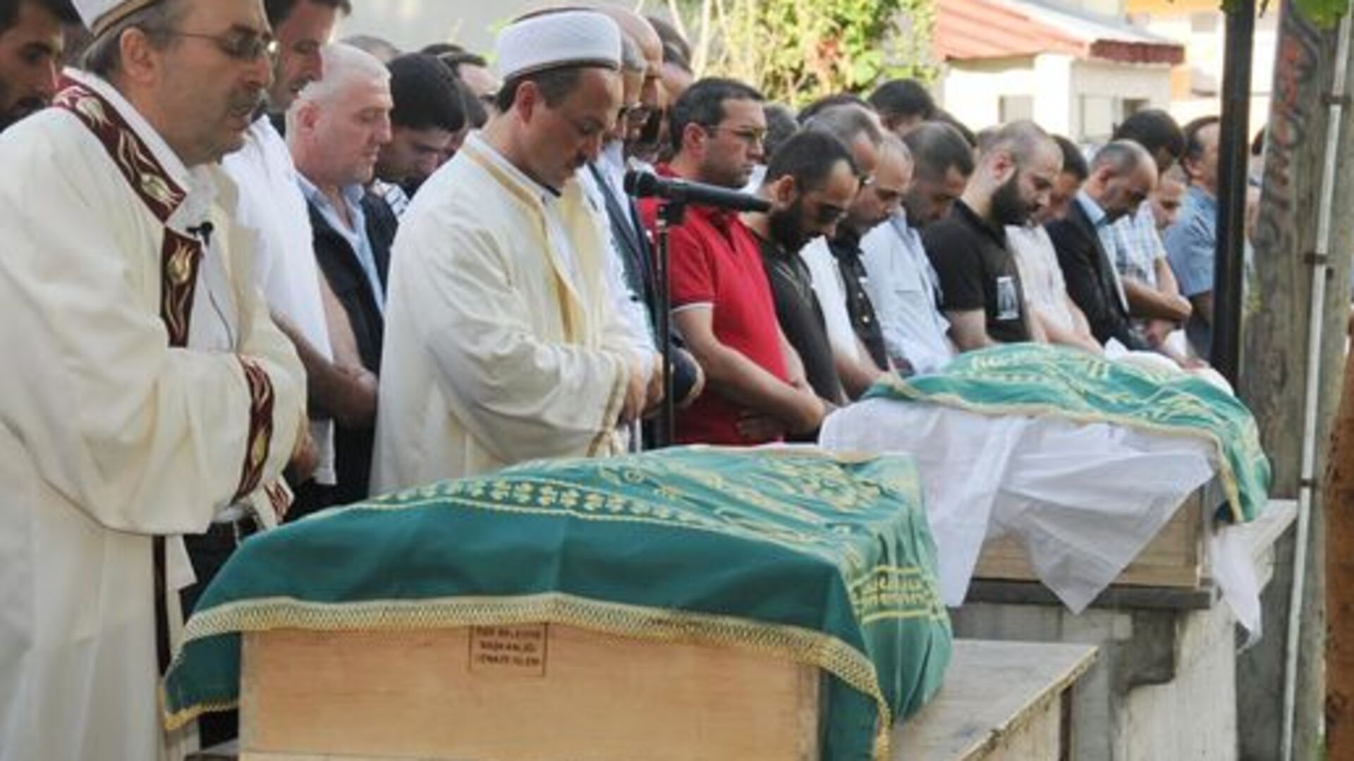 Rize'de ilginç cenaze!
