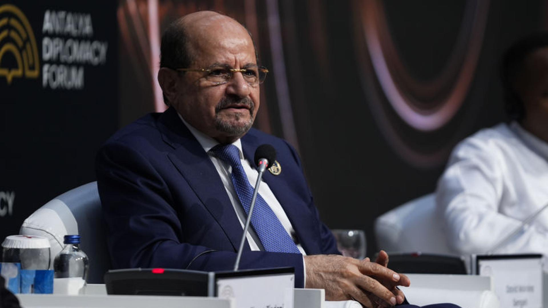 "Husilerin sivilleri hedef alması savaş suçudur"