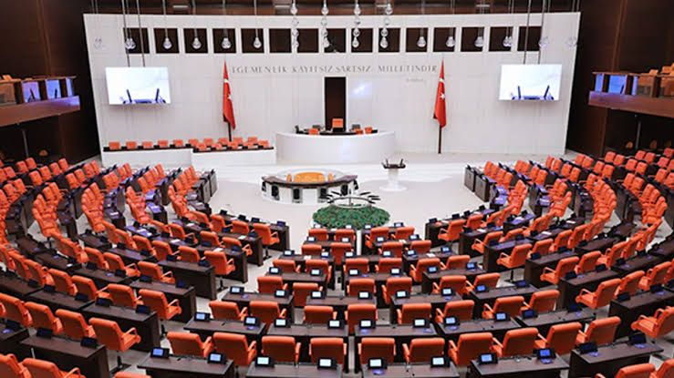 Meclis, yeni yasama yılına hazır