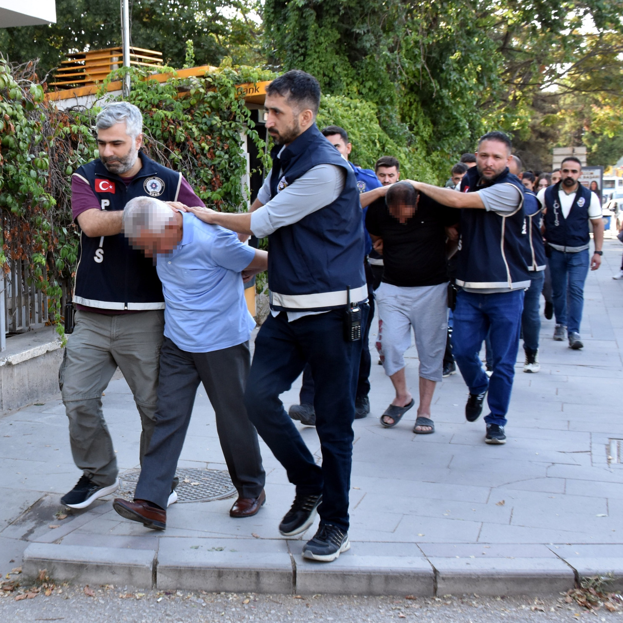 Parçalanmış ceset soruşturmasında 17 gözaltı!