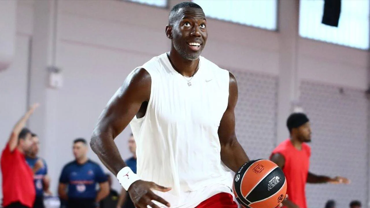 Olimpiakos’tan iki transfer: Bryant Dunston ve George Papas geri döndü