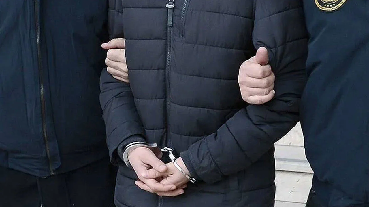 Kırmızı bültenle aranıyordu: Uyuşturucu şüphelisi İstanbul’da yakalandı