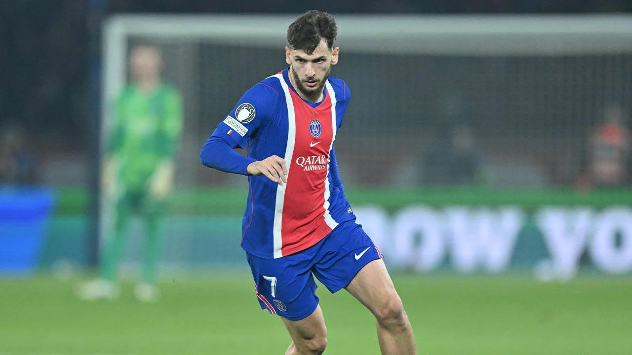 PSG’de Khvicha Kvaratskhelia’nın ön çapraz bağı koptu