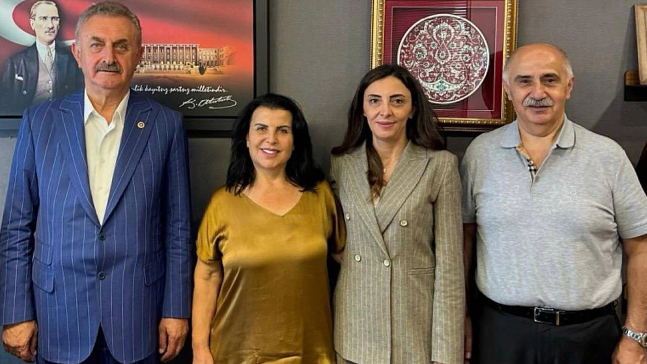 Yeni Parti Berlin Birliği için Çağrı Heyeti görevlendirildi