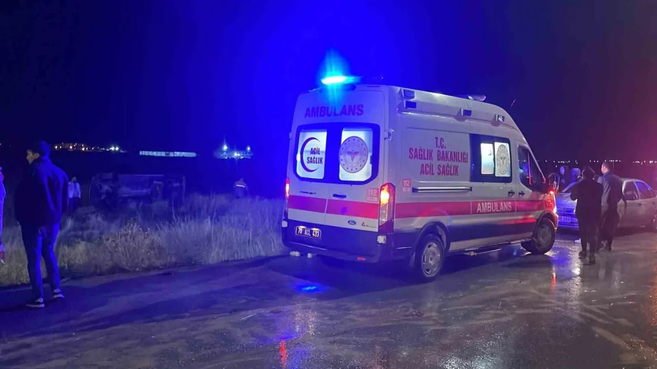 Karaman’da yağmur nedeniyle kayganlaşan yol kazaya neden oldu: 1 yaralı