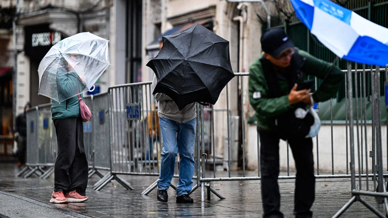 İstanbul için bir uyarı da Valilik'ten: "Çok kuvvetli yağış etkili olacak"