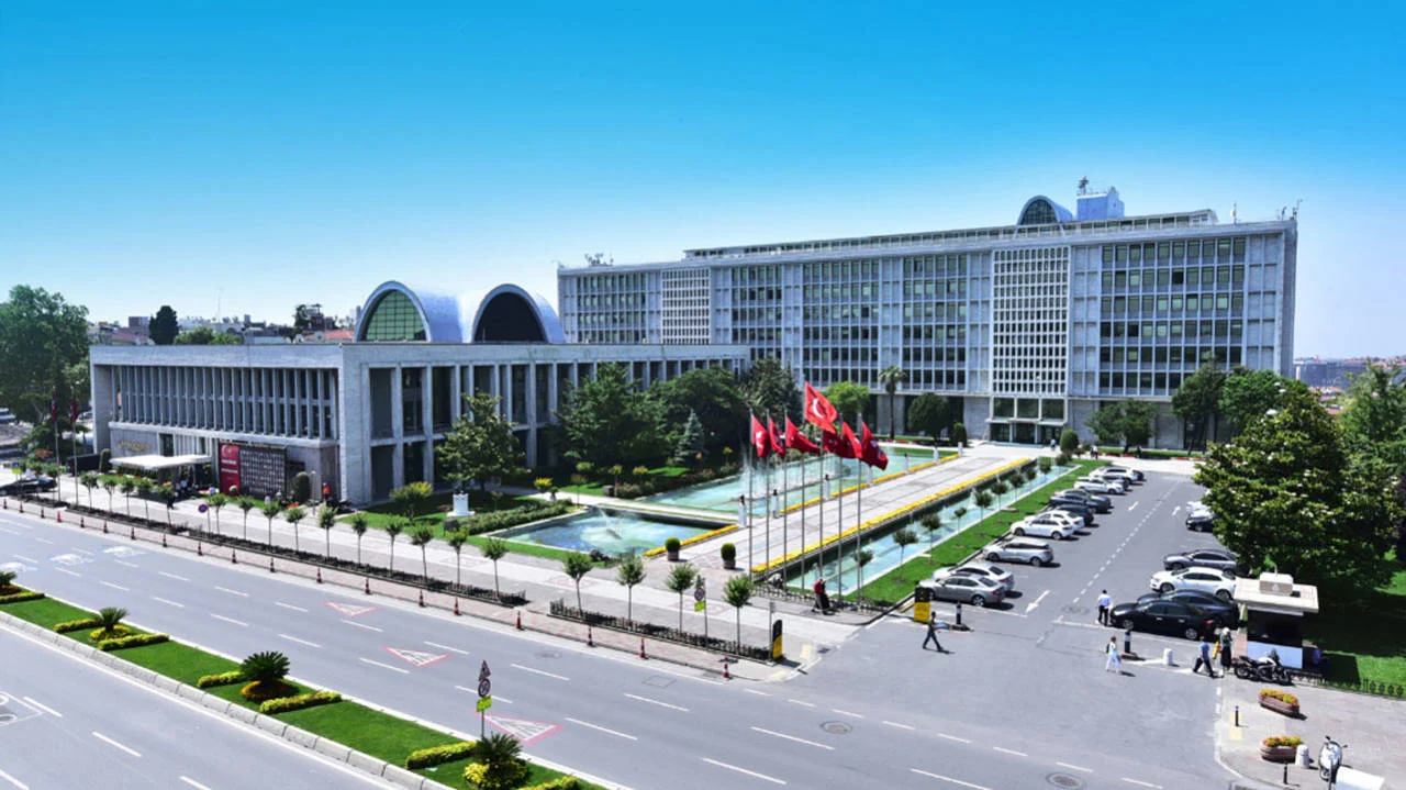 Vakıflar'dan tapu başvurusu: İBB'nin Saraçhane'deki binası elinden mi alınıyor?